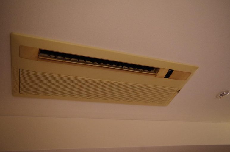 天井の空調